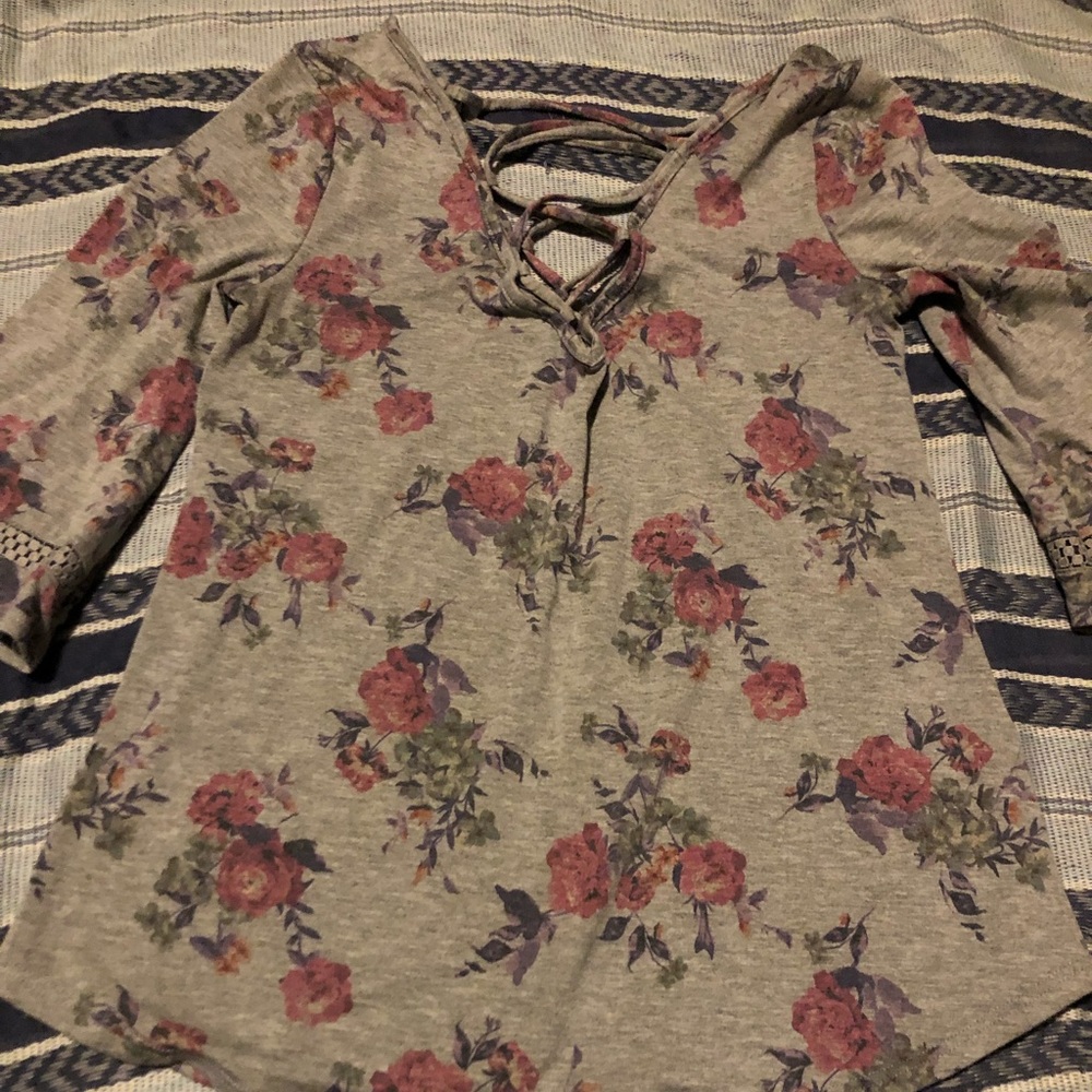 3/4 length sleeve shirt